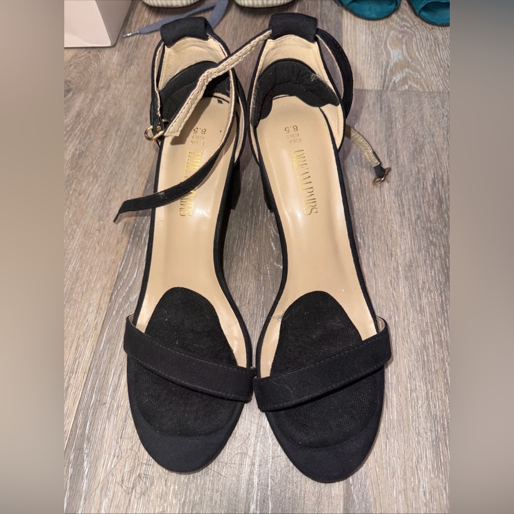 Dreamparis ankle buckle peep toe block heel suede solid black size 8.5M